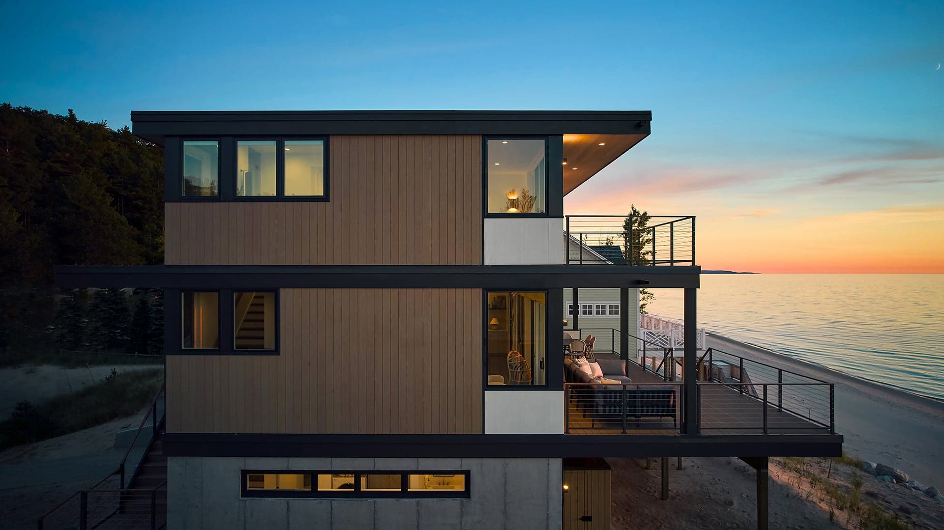 Lake Michigan Beach House exterior from side